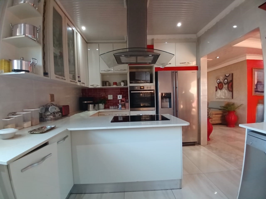 3 Bedroom Property for Sale in Bekkersdal Gauteng