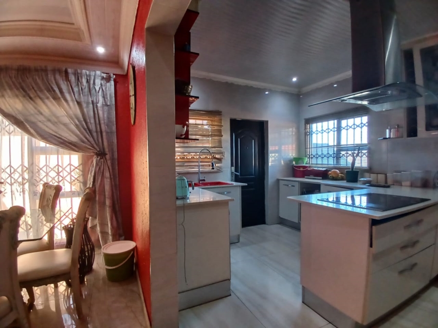 3 Bedroom Property for Sale in Bekkersdal Gauteng