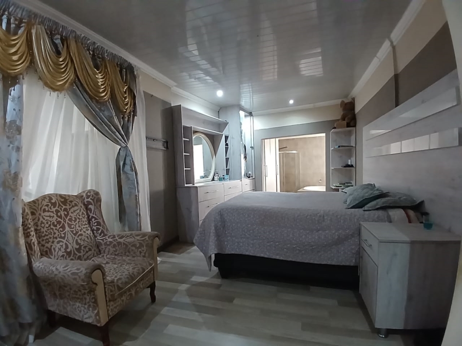 3 Bedroom Property for Sale in Bekkersdal Gauteng