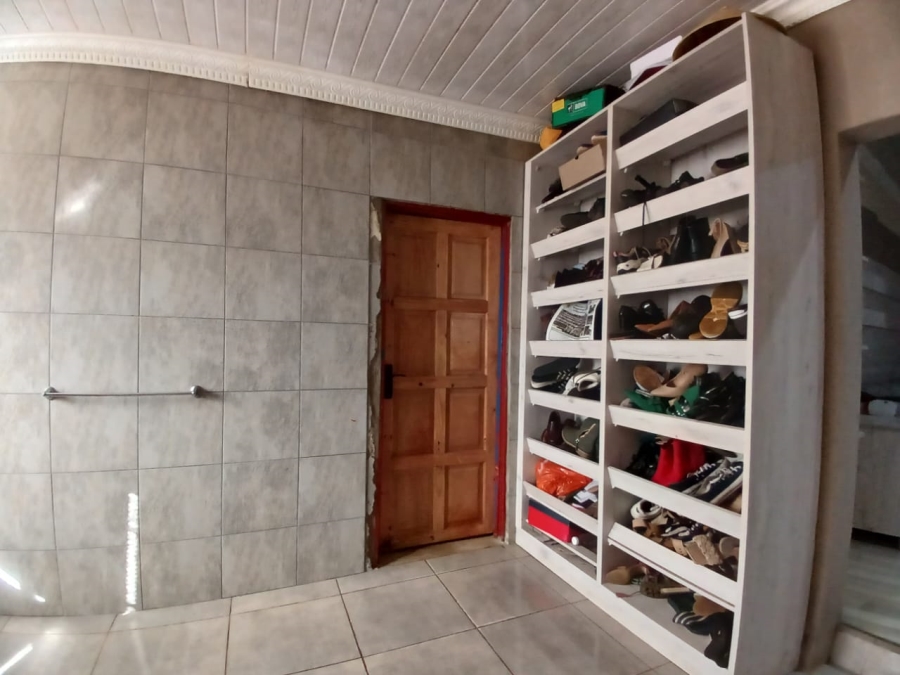 3 Bedroom Property for Sale in Bekkersdal Gauteng