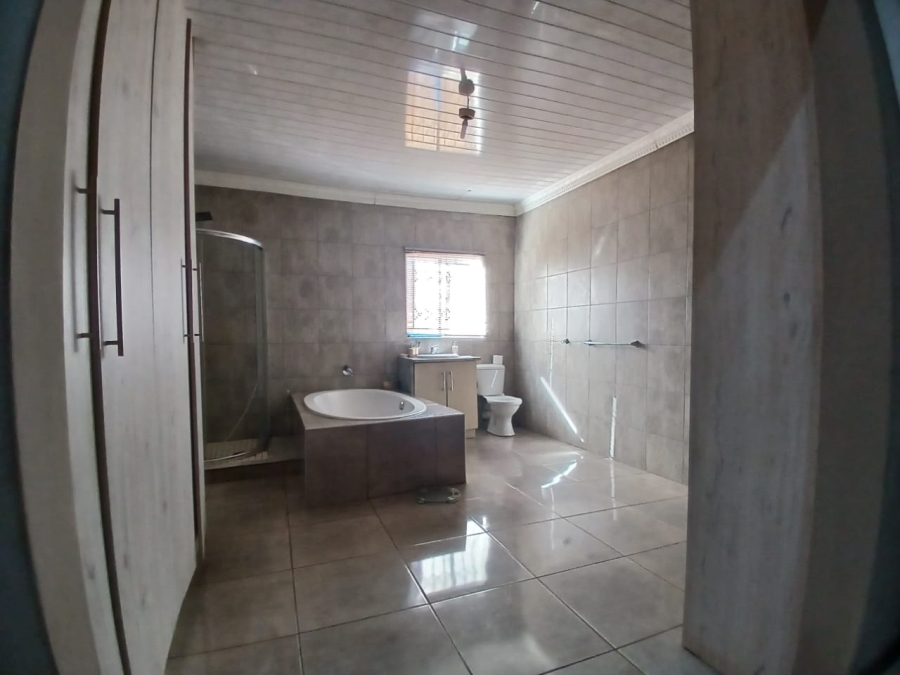3 Bedroom Property for Sale in Bekkersdal Gauteng