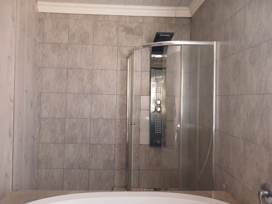 3 Bedroom Property for Sale in Bekkersdal Gauteng