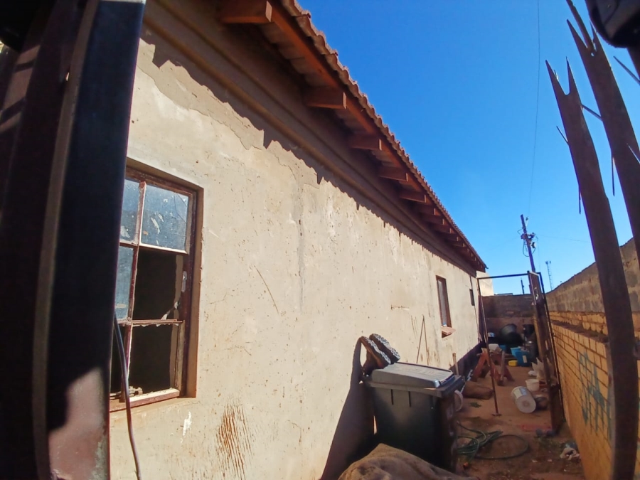 3 Bedroom Property for Sale in Bekkersdal Gauteng