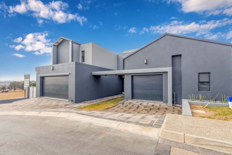 5 Bedroom Property for Sale in Helderfontein Estate Gauteng