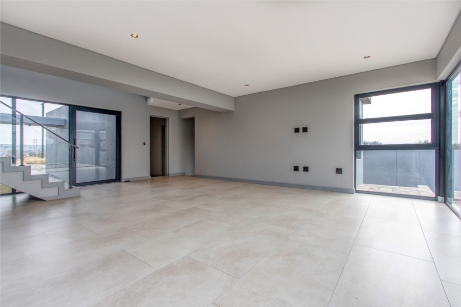 5 Bedroom Property for Sale in Helderfontein Estate Gauteng