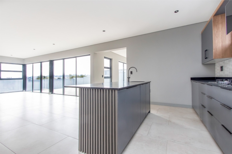 5 Bedroom Property for Sale in Helderfontein Estate Gauteng