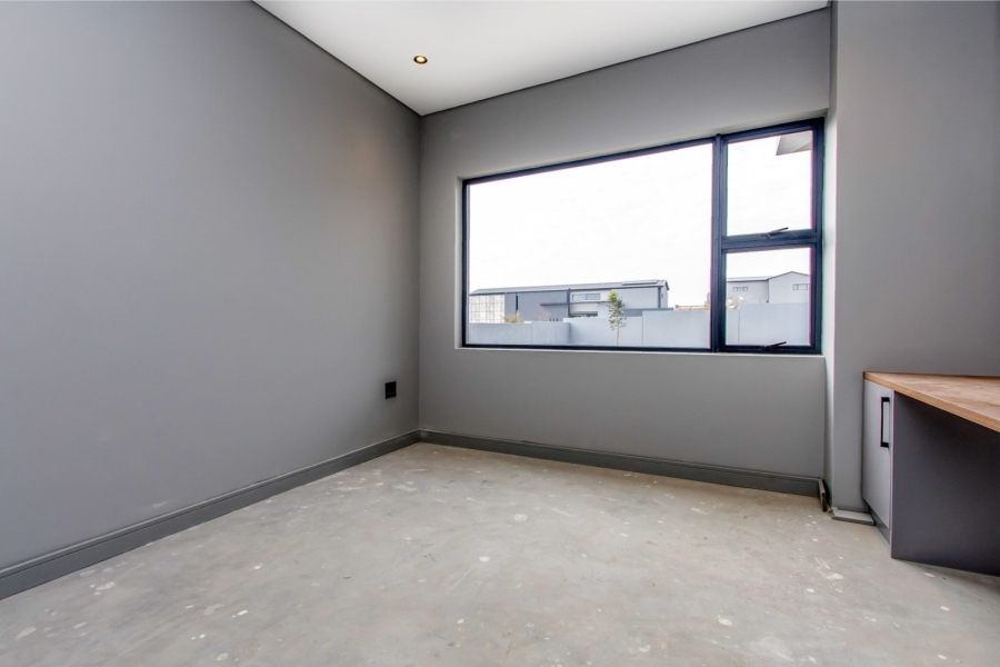 5 Bedroom Property for Sale in Helderfontein Estate Gauteng
