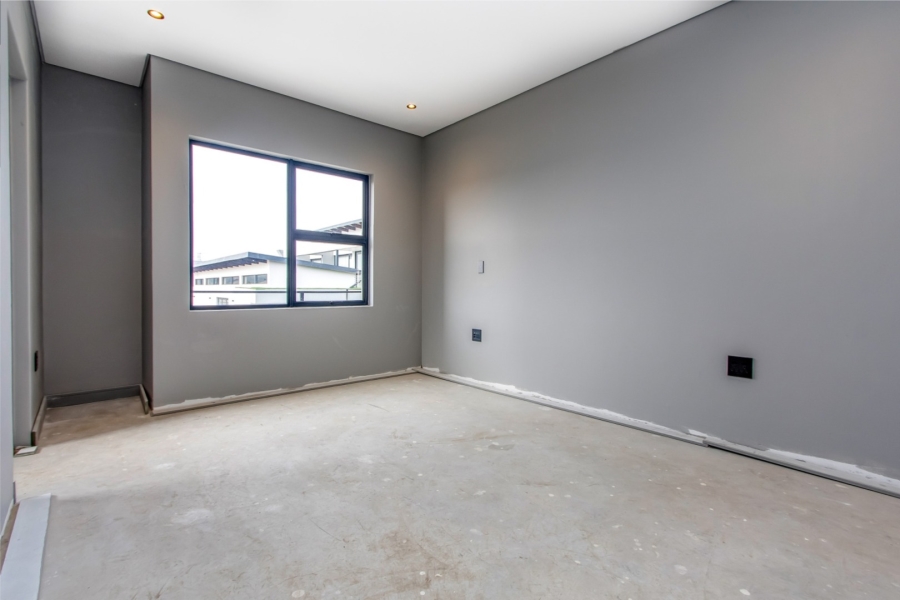5 Bedroom Property for Sale in Helderfontein Estate Gauteng