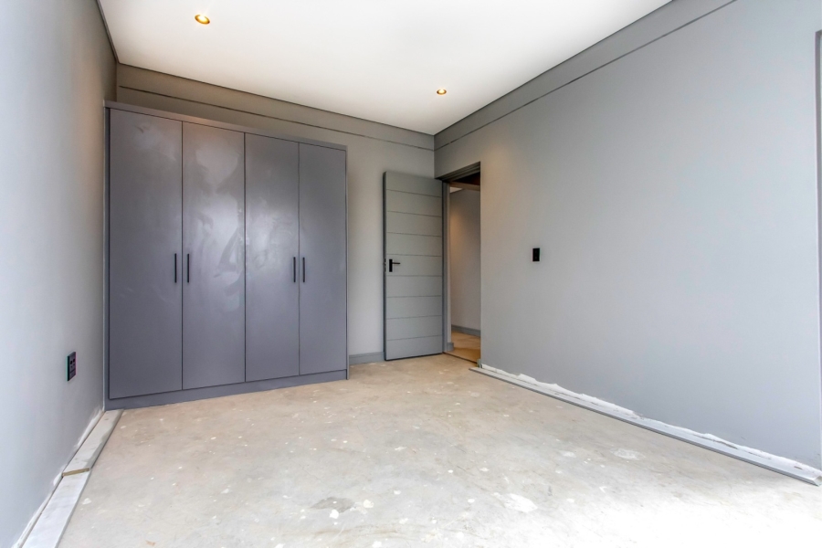 5 Bedroom Property for Sale in Helderfontein Estate Gauteng