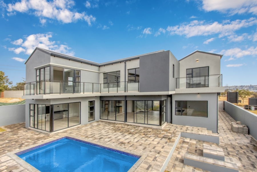 5 Bedroom Property for Sale in Helderfontein Estate Gauteng