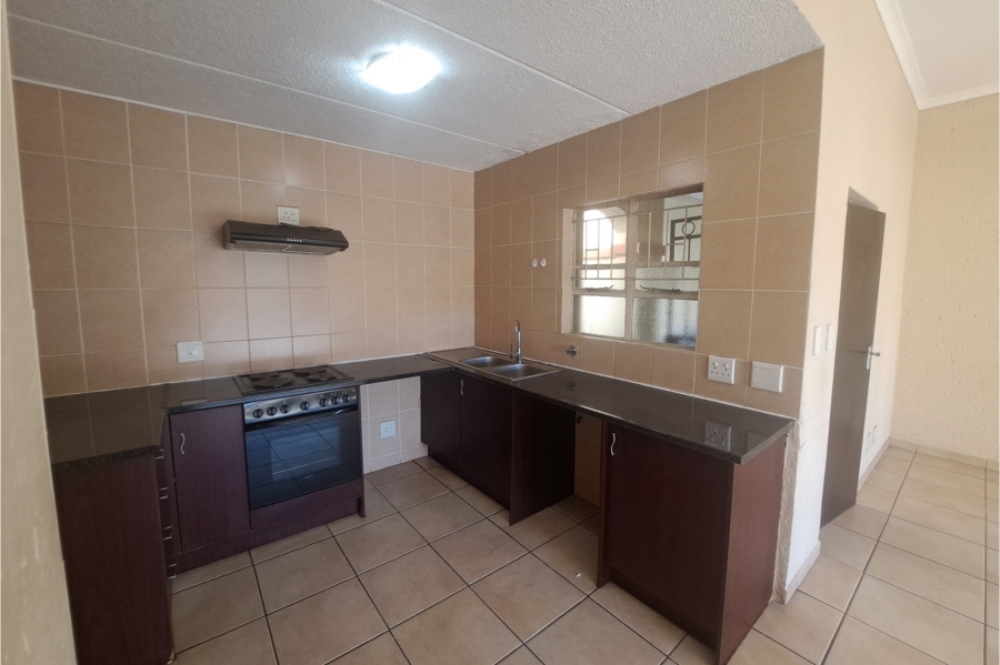 To Let 3 Bedroom Property for Rent in Aeroton Gauteng