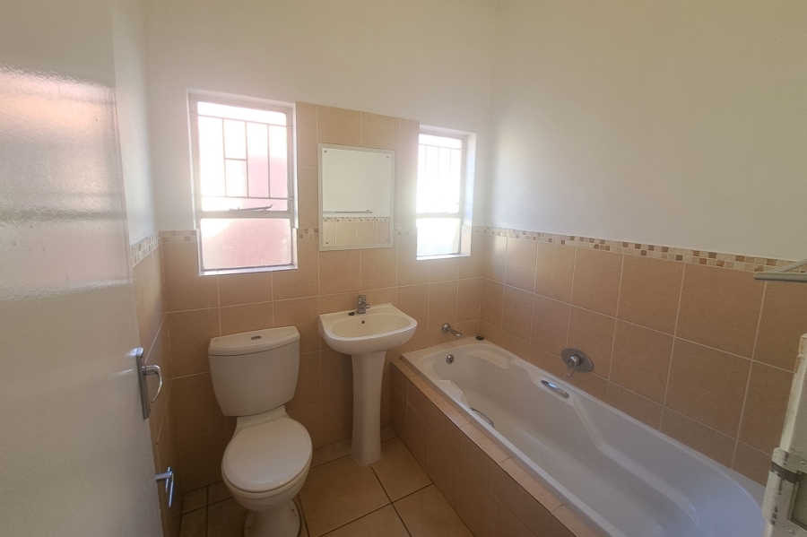 To Let 3 Bedroom Property for Rent in Aeroton Gauteng