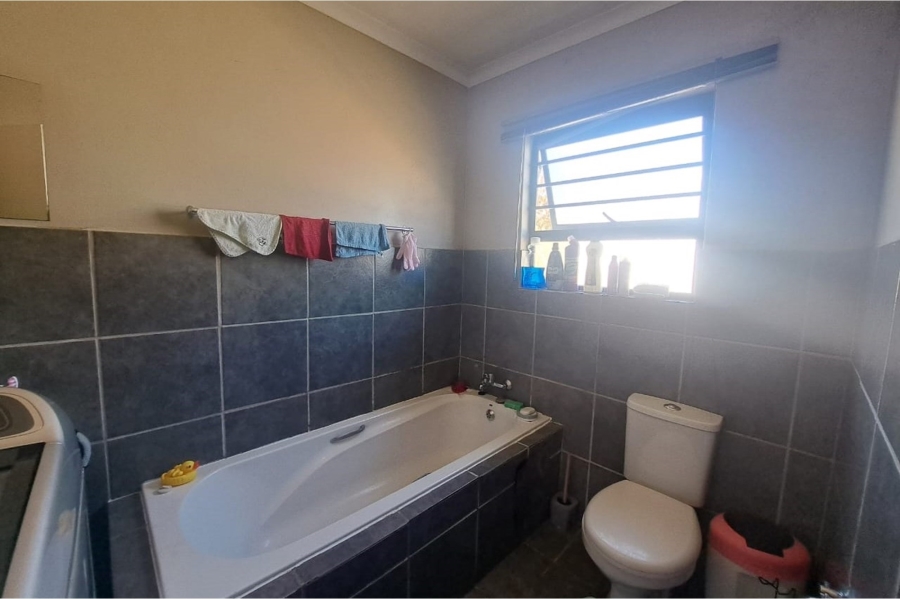 To Let 3 Bedroom Property for Rent in Noordwyk Gauteng