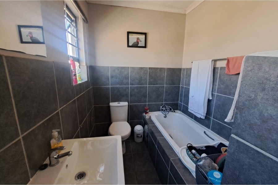 To Let 3 Bedroom Property for Rent in Noordwyk Gauteng