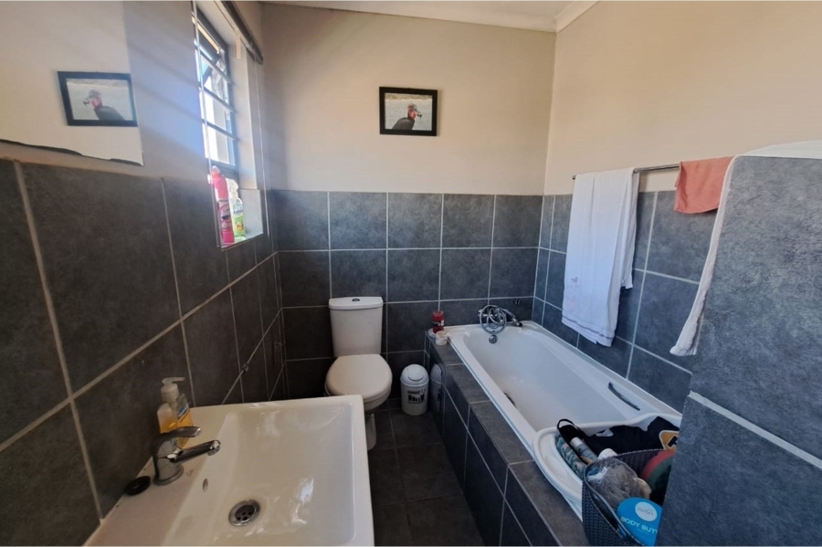 To Let 3 Bedroom Property for Rent in Noordwyk Gauteng