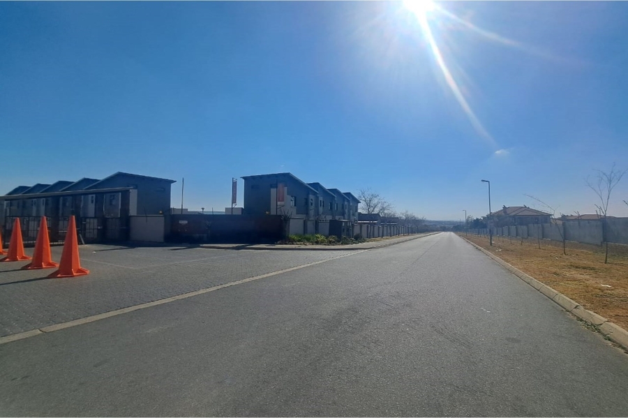 To Let 3 Bedroom Property for Rent in Noordwyk Gauteng