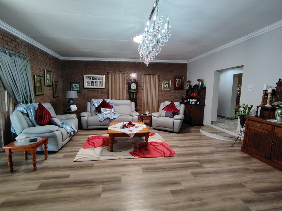 5 Bedroom Property for Sale in Rayton Gauteng