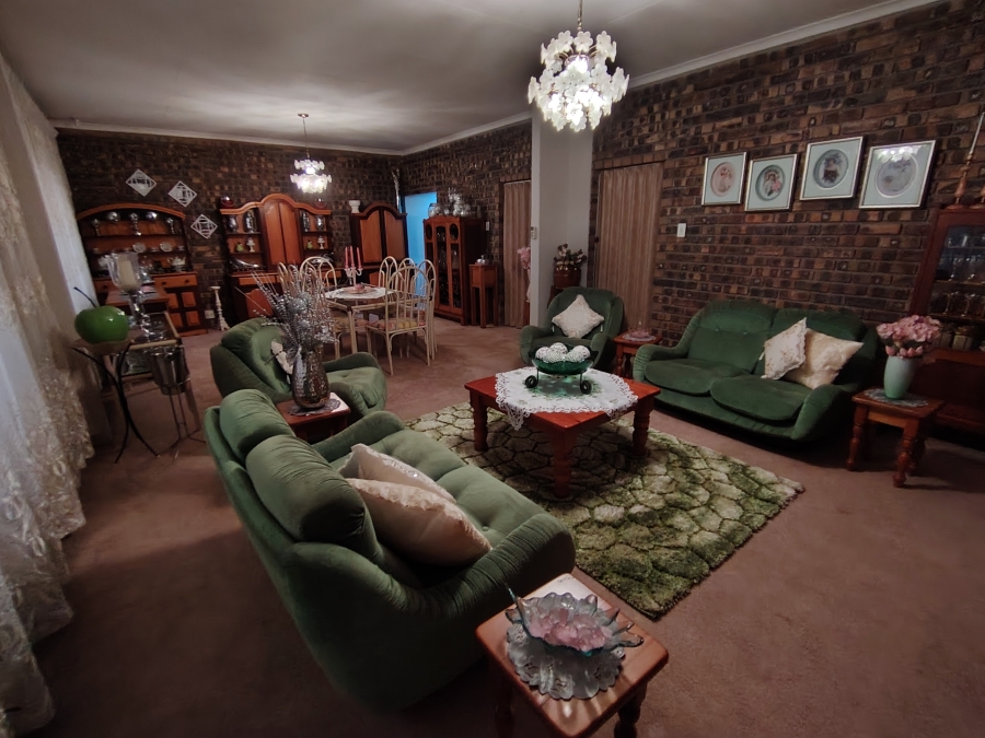 5 Bedroom Property for Sale in Rayton Gauteng