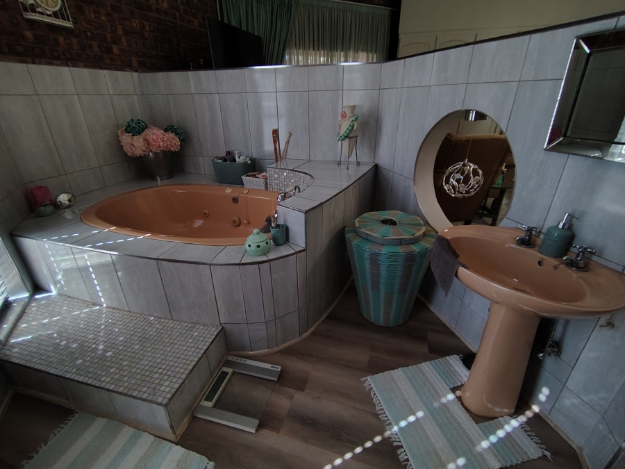 5 Bedroom Property for Sale in Rayton Gauteng