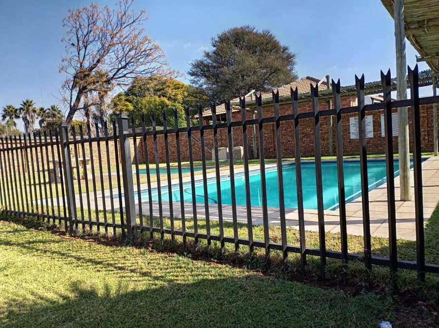 2 Bedroom Property for Sale in Andeon AH Gauteng