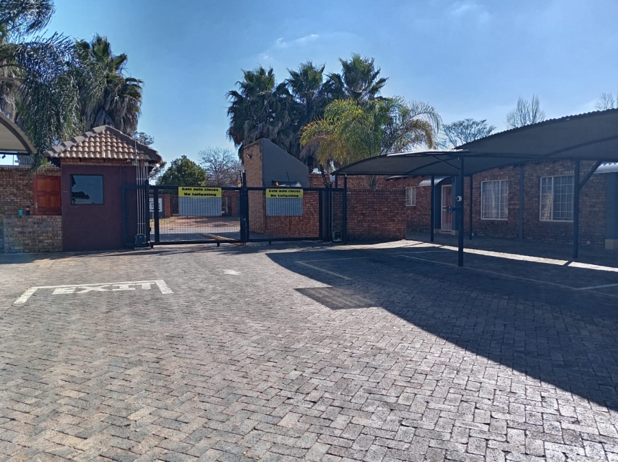 2 Bedroom Property for Sale in Andeon AH Gauteng