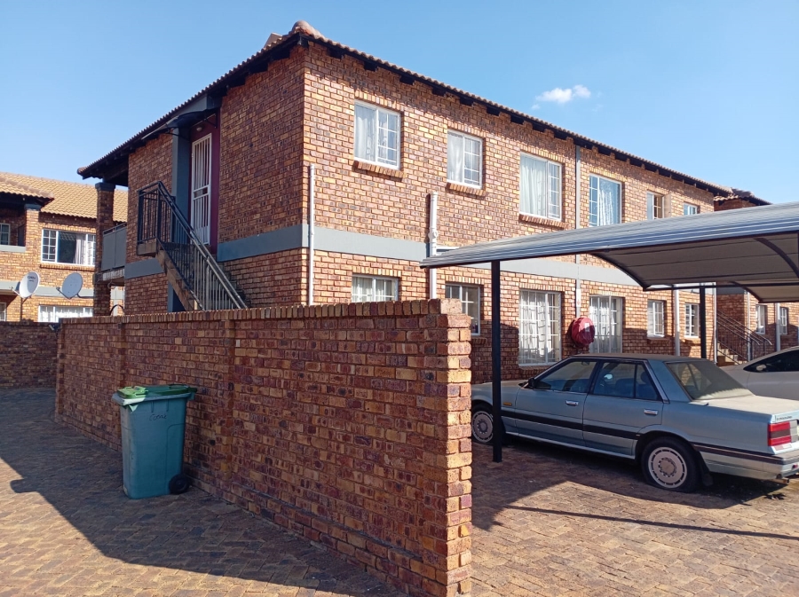 2 Bedroom Property for Sale in Andeon AH Gauteng