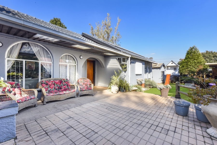 3 Bedroom Property for Sale in Brackendowns Gauteng