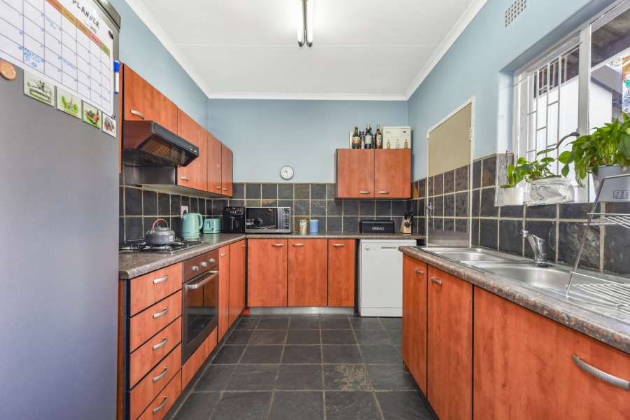3 Bedroom Property for Sale in Brackendowns Gauteng