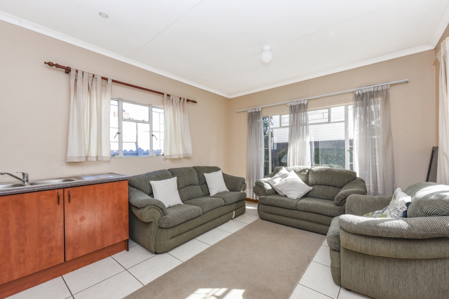 3 Bedroom Property for Sale in Brackendowns Gauteng