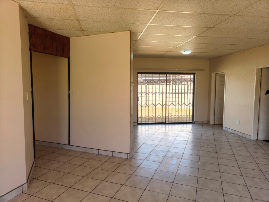 To Let 3 Bedroom Property for Rent in Riversdale Gauteng