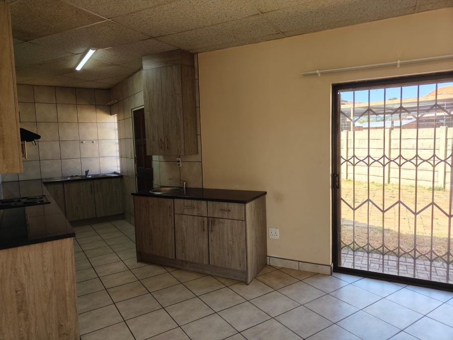 To Let 3 Bedroom Property for Rent in Riversdale Gauteng