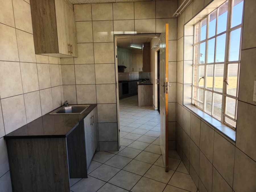 To Let 3 Bedroom Property for Rent in Riversdale Gauteng