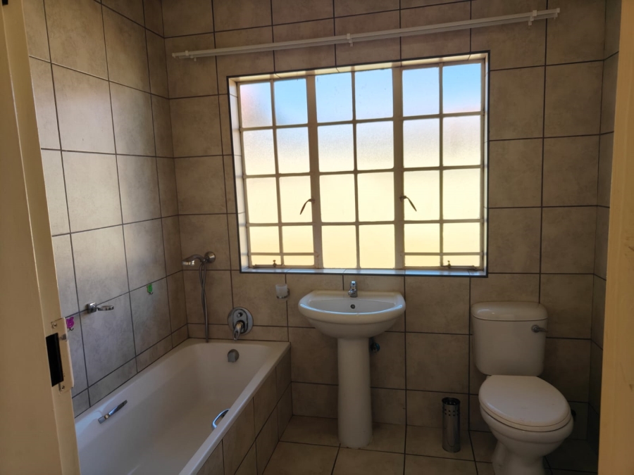 To Let 3 Bedroom Property for Rent in Riversdale Gauteng
