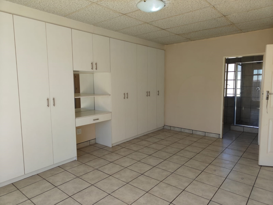 To Let 3 Bedroom Property for Rent in Riversdale Gauteng