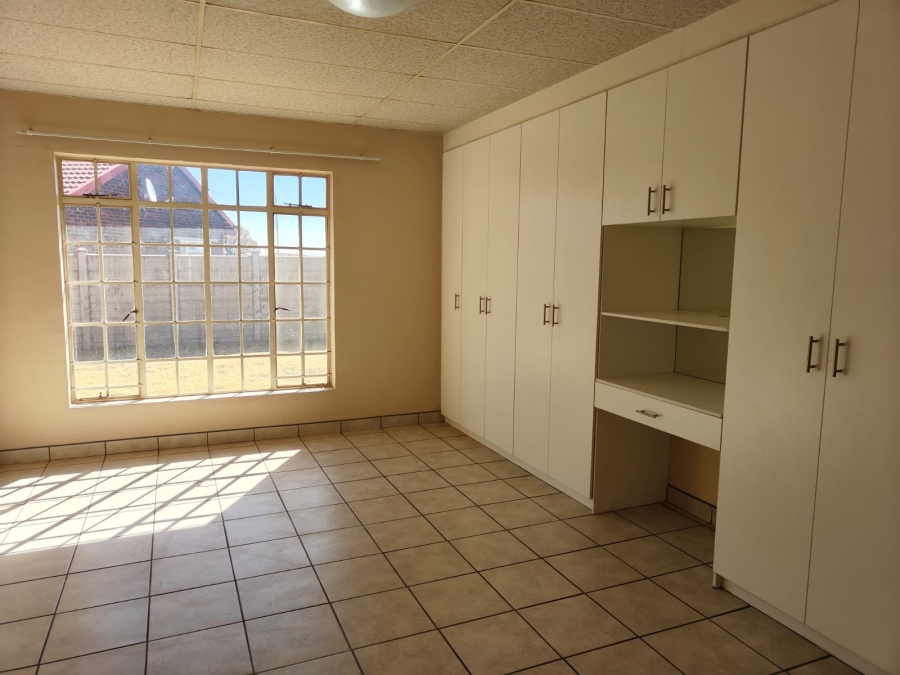 To Let 3 Bedroom Property for Rent in Riversdale Gauteng