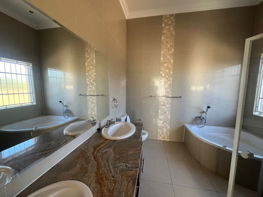 4 Bedroom Property for Sale in Waterkloof Ridge Gauteng