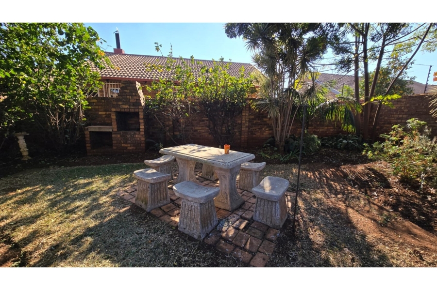 To Let 2 Bedroom Property for Rent in Annlin Gauteng