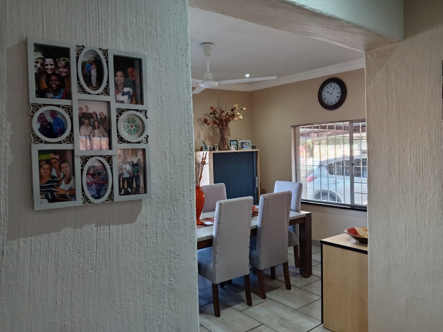 4 Bedroom Property for Sale in Witpoortjie Gauteng