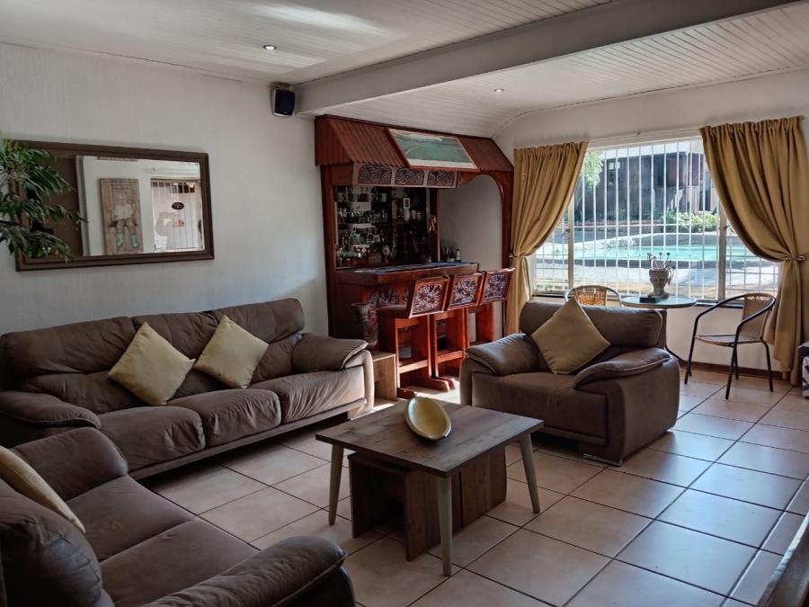 4 Bedroom Property for Sale in Witpoortjie Gauteng