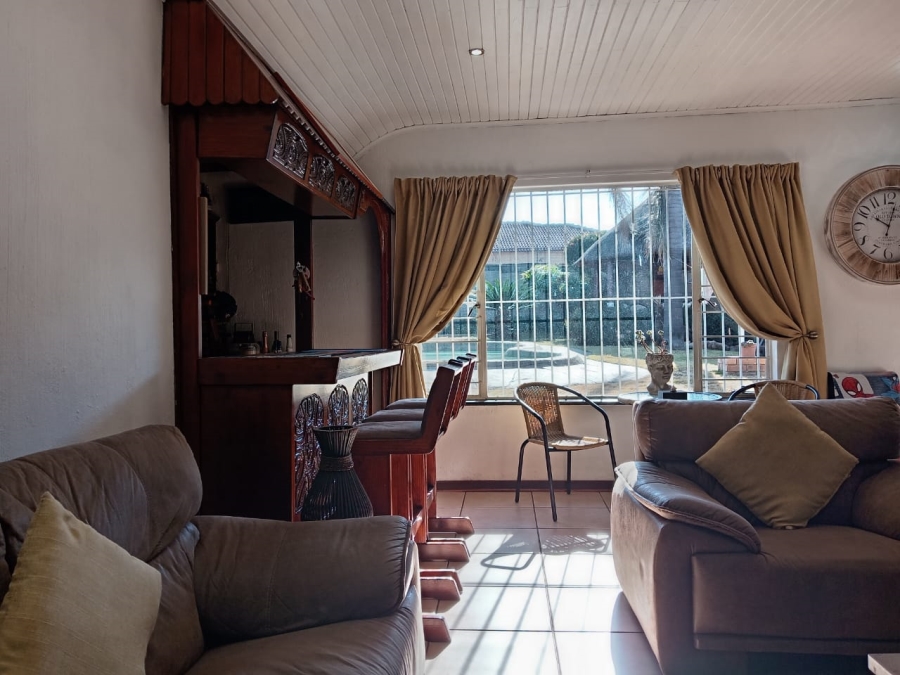 4 Bedroom Property for Sale in Witpoortjie Gauteng