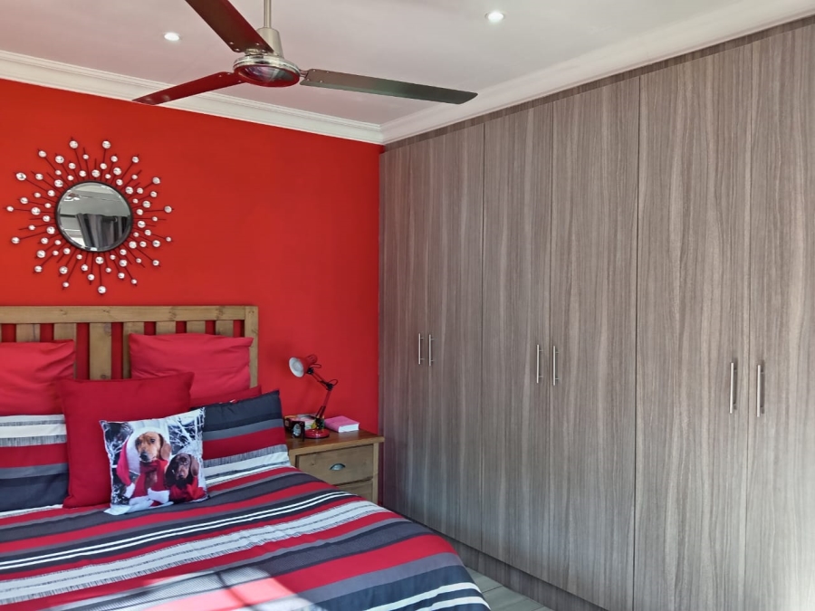 4 Bedroom Property for Sale in Witpoortjie Gauteng