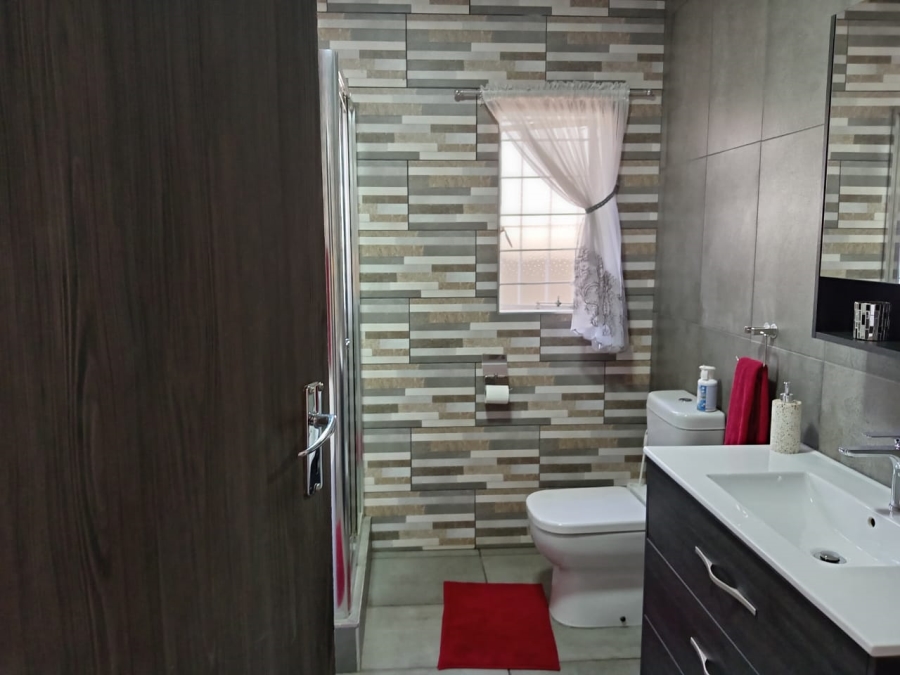 4 Bedroom Property for Sale in Witpoortjie Gauteng