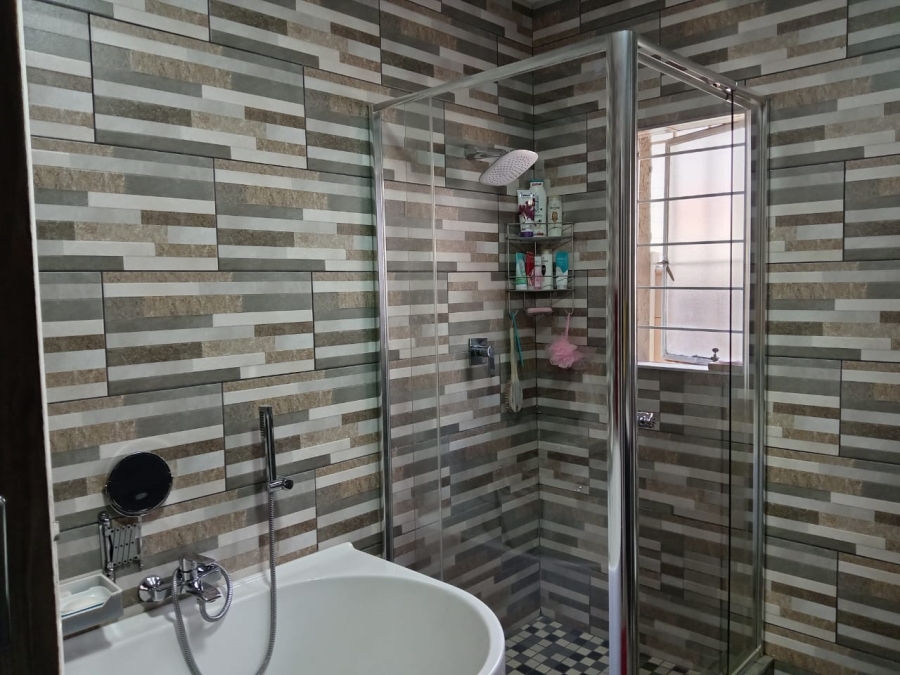 4 Bedroom Property for Sale in Witpoortjie Gauteng