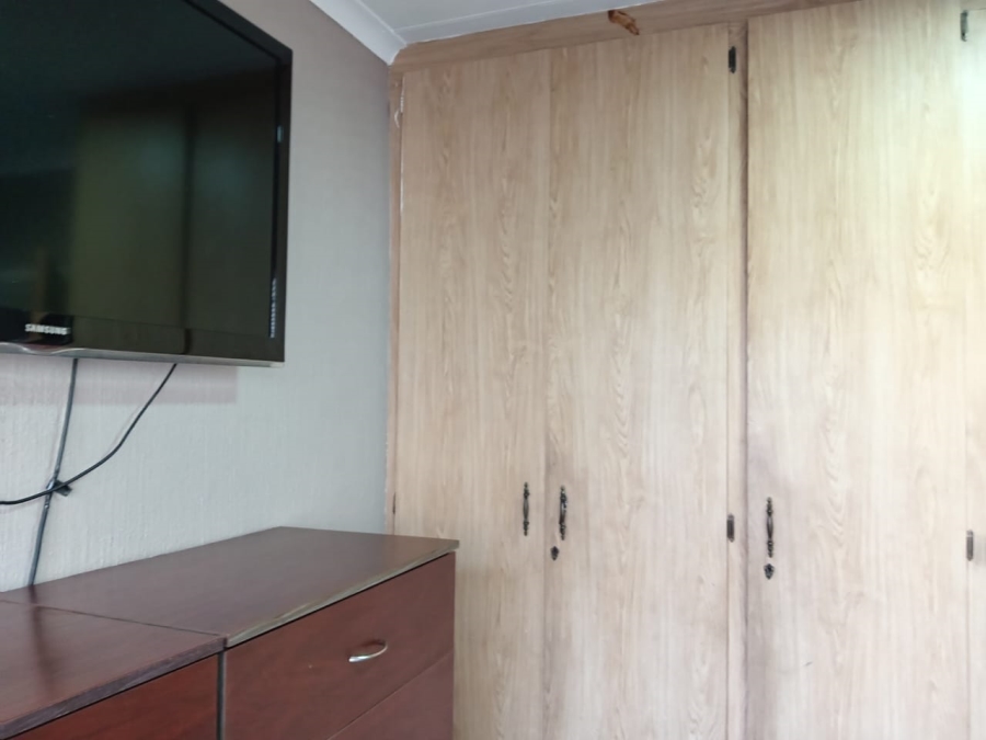 4 Bedroom Property for Sale in Witpoortjie Gauteng