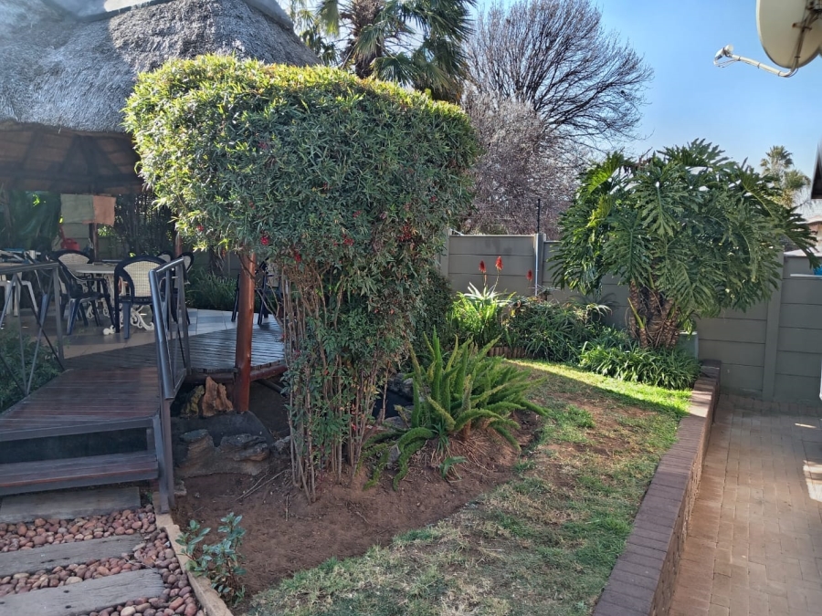4 Bedroom Property for Sale in Witpoortjie Gauteng