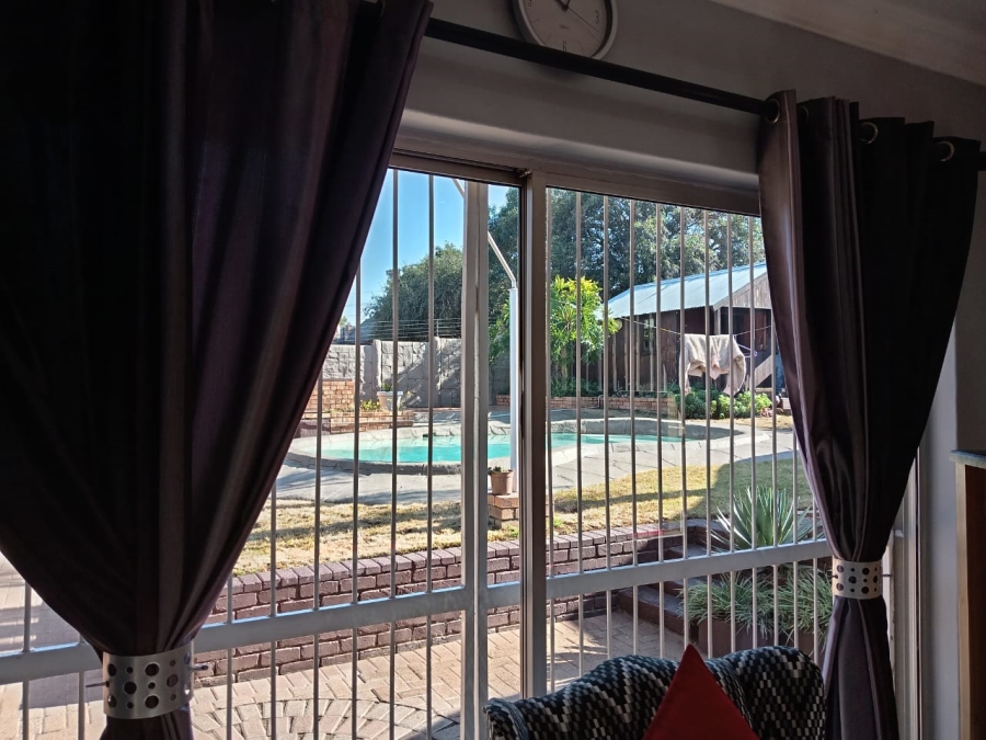 4 Bedroom Property for Sale in Witpoortjie Gauteng
