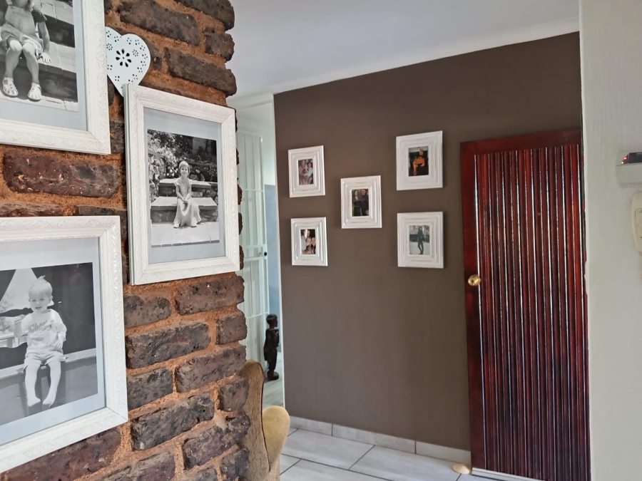 4 Bedroom Property for Sale in Witpoortjie Gauteng