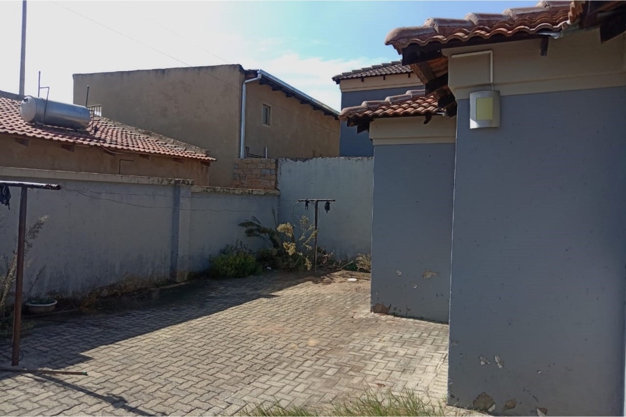To Let 3 Bedroom Property for Rent in Protea Glen Gauteng