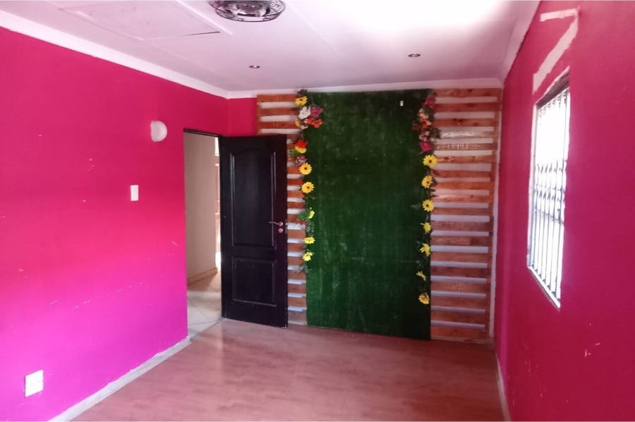 To Let 3 Bedroom Property for Rent in Protea Glen Gauteng