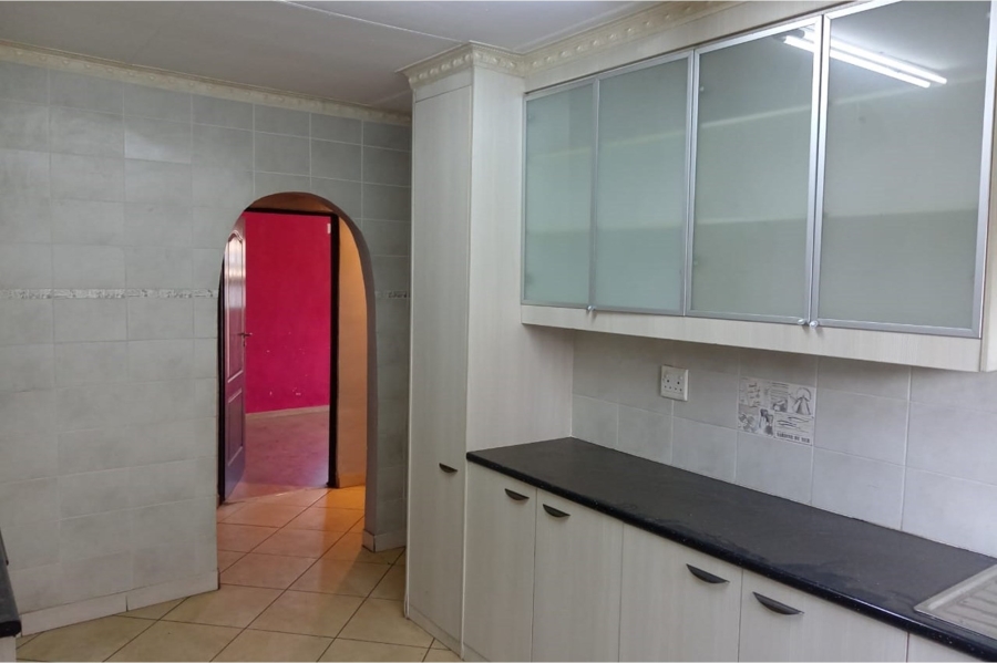 To Let 3 Bedroom Property for Rent in Protea Glen Gauteng